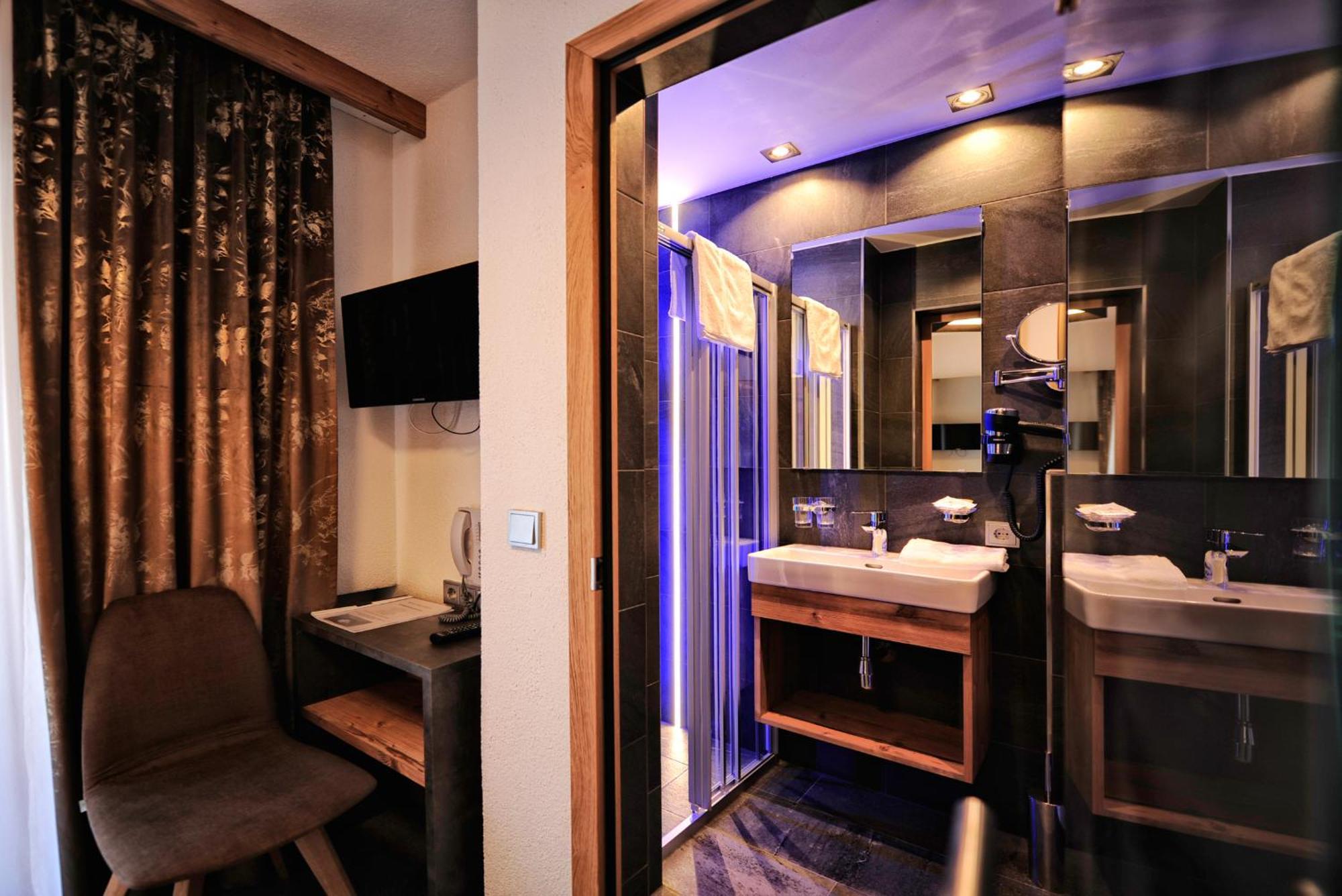 Hotel Fatlar อิสชเกิล ภายนอก รูปภาพ